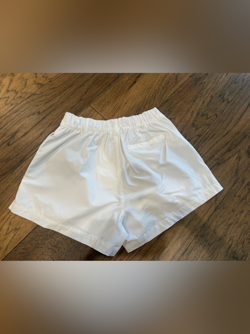 Vuori High Rise White Solar Shorts - Picture 3 of 6